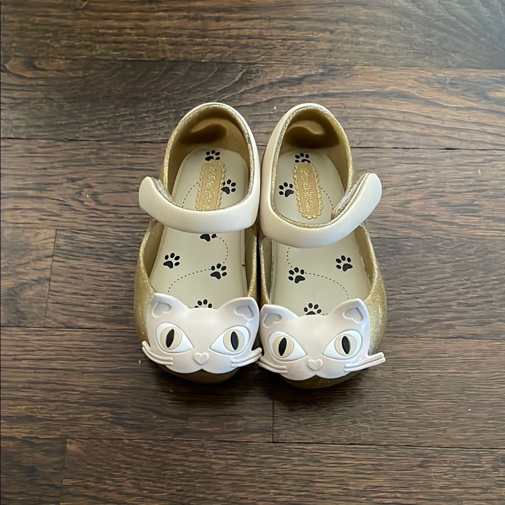 Mini Melissa Gold Dress Shoes with Cat Face Design